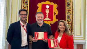 Coca-Cola dedica dos latas personalizadas al Ayuntamiento de Cuenca 2 Coca-Cola dedica dos latas personalizadas al Ayuntamiento de Cuenca
