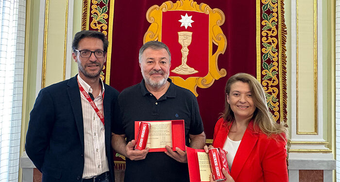 Coca-Cola dedica dos latas personalizadas al Ayuntamiento de Cuenca 1 Coca-Cola dedica dos latas personalizadas al Ayuntamiento de Cuenca