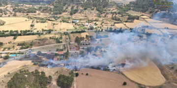 Controlado un incendio de pastizal en Gascueña tras la intervención de medios aéreos y terrestres