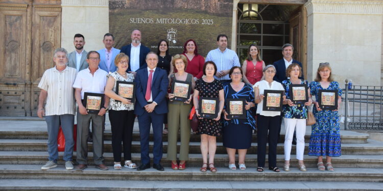 Martínez Chana traslada sus mejores deseos a los trabajadores de la Diputación jubilados durante el 2025 1 DSC 0509