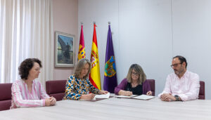 El Ayuntamiento de Guadalajara renueva su compromiso para combatir el abandono escolar a través de un convenio con ACISJF