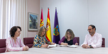 El Ayuntamiento de Guadalajara renueva su compromiso para combatir el abandono escolar a través de un convenio con ACISJF