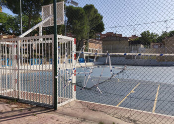 El PSOE denuncia que el abandono de las pistas deportivas por parte de Guarinos conlleva graves consecuencias como el suceso del joven herido en el Nuevo Alamín El PSOE denuncia que el abandono de las pistas deportivas por parte de Guarinos conlleva graves consecuencias como el suceso del joven herido en el Nuevo Alamín