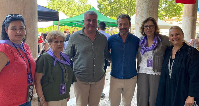 El arte del encaje de bolillos vuelve a llenar de vida los jardines del Infantado 1 El arte del encaje de bolillos vuelve a llenar de vida los jardines del Infantado