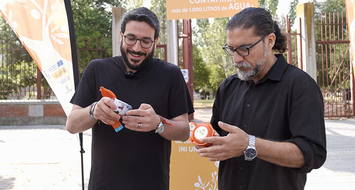 Este miércoles, campaña para fomentar el reciclaje de aceite de cocina usado en el mercadillo de Azuqueca 1 Este miércoles, campaña para fomentar el reciclaje de aceite de cocina usado en el mercadillo de Azuqueca