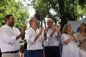 FOTO PP. Un momento tras finalizar el acto