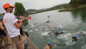 Jesús Cabrero y Laura Garrido conquistan el VIII Acuatlón Dani Molina en Pareja