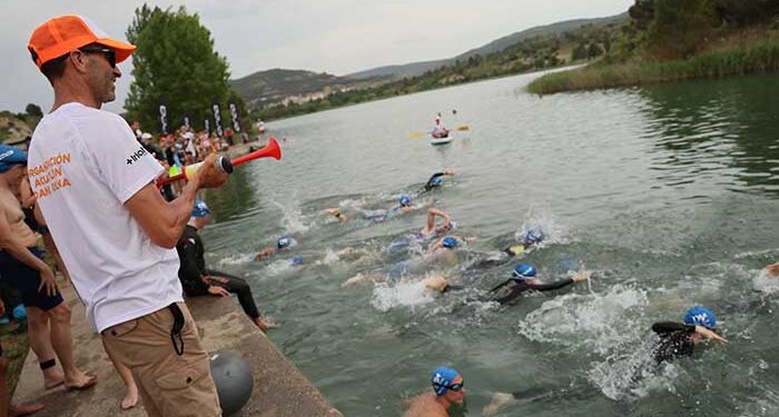 Jesús Cabrero y Laura Garrido conquistan el VIII Acuatlón Dani Molina en Pareja