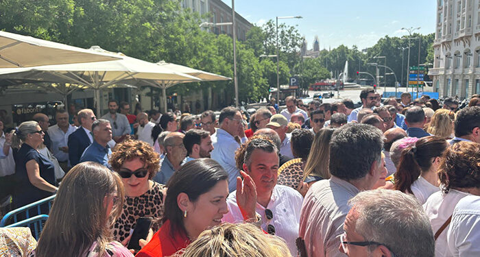 Jiménez y Barambio participan en la concentración frente al Congreso para exigir una financiación justa para los municipios