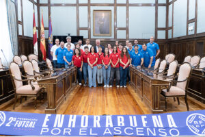 José Luis Vega felicita al CD Chiloeches por su ascenso a Primera División del Fútbol Sala Femenino
