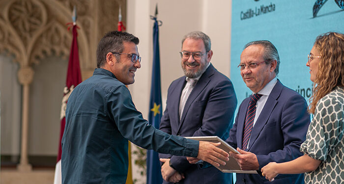 Una Administración al servicio de la ciudadanía 1 Juan Alfonso Ruiz Molina