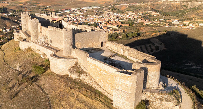 La Diputación aprueba una inversión de 444.245 euros para reconstruir el muro noreste del castillo de Jadraque