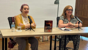 La Junta ensalza el compromiso con la literatura y la igualdad de la escritora María Zaragoza