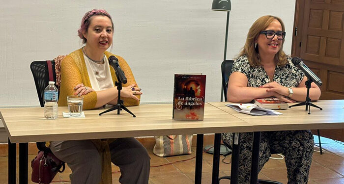 La Junta ensalza el compromiso con la literatura y la igualdad de la escritora María Zaragoza