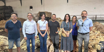 La Junta visita Mantexman y Wooldreamers, empresas de lana que son ejemplo de tradición, calidad, sostenibilidad e innovación
