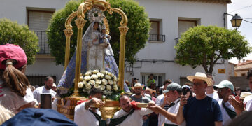 La delegada de la Junta destaca la colaboración institucional en el 25 aniversario del nombramiento de la Virgen de Rus como alcaldesa perpetua de San Clemente