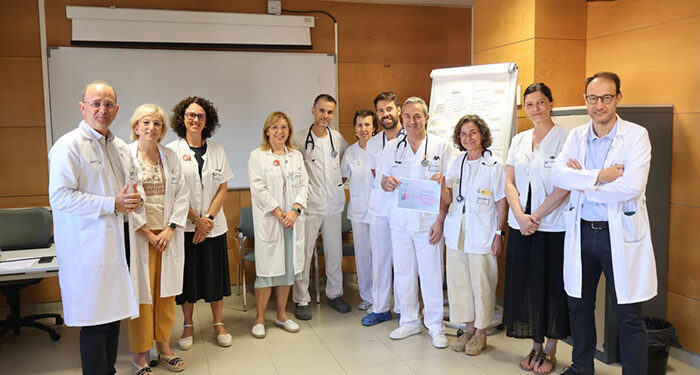 La implantación de una Unidad Transversal de Enfermedades Inmunomediadas en la Gerencia de Cuenca, premio en el Congreso Nacional de Hospitales 1 La implantación de una Unidad Transversal de Enfermedades Inmunomediadas en la Gerencia de Cuenca, premio en el Congreso Nacional de Hospitales