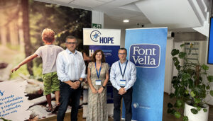 La presidenta de CEOE-Cepyme Guadalajara visita la fábrica de Font Vella de Sigüenza