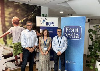 La presidenta de CEOE-Cepyme Guadalajara visita la fábrica de Font Vella de Sigüenza