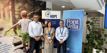 La presidenta de CEOE-Cepyme Guadalajara visita la fábrica de Font Vella de Sigüenza