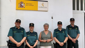 La subdelegada del Gobierno conoce las mejoras en el cuartel de la Guardia Civil de Casas de Benítez