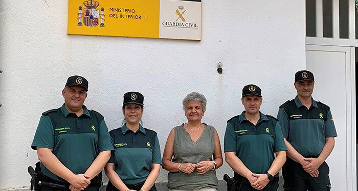 La subdelegada del Gobierno conoce las mejoras en el cuartel de la Guardia Civil de Casas de Benítez