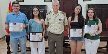 Leire de la Cruz Cortijo, alumna del IESO Harevolar de Alovera, gana el concurso literario escolar Carta a un Militar Español