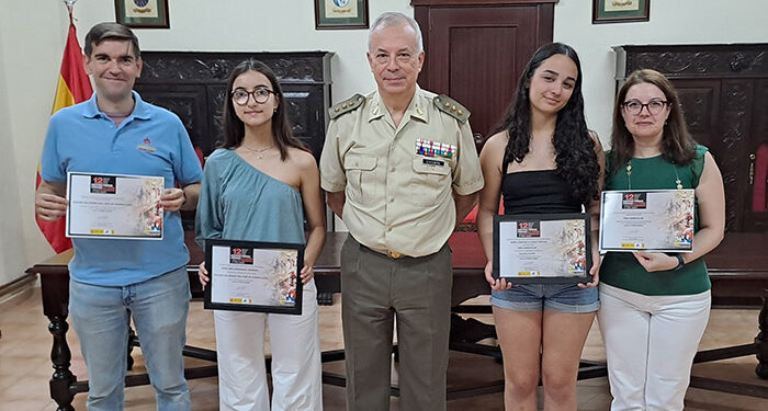 Leire de la Cruz Cortijo, alumna del IESO Harevolar de Alovera, gana el concurso literario escolar Carta a un Militar Español 1 Leire de la Cruz Cortijo, alumna dell IESO Harevolar de Alovera, gana el concurso literario escolar Carta a un Militar Español