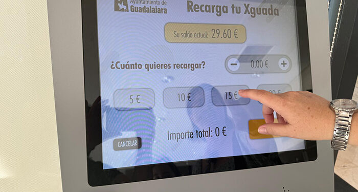 Los quioscos digitales de recarga de tarjetas de autobús están ya en funcionamiento en Guadalajara 1 Los quioscos digitales de recarga de tarjetas de autobús están ya en funcionamiento en Guadalajara