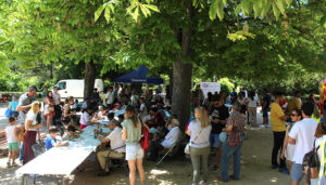 Más de 300 personas celebran el “Día de la Familia” junto al Grupo Municipal Popular en el parque de Santa Ana 2 Más de 300 personas celebran el “Día de la Familia” junto al Grupo Municipal Popular en el parque de Santa Ana