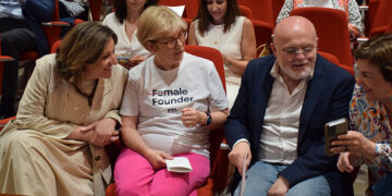 Más de 6.250 mujeres en entornos rurales de la región se formarán en competencias digitales con una inversión de 4,5 millones de euros