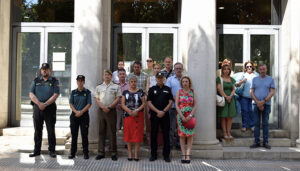 Minuto de silencio en la Subdelegación del Gobierno de Cuenca por un nuevo asesinato de una mujer por violencia de género
