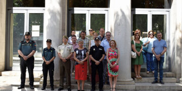 Minuto de silencio en la Subdelegación del Gobierno de Cuenca por un nuevo asesinato de una mujer por violencia de género