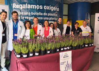 Plantas a cambio de plástico en el Hospital de Guadalajara para concienciar sobre la necesidad de preservar el medio ambiente Plantas a cambio de plástico en el Hospital de Guadalajara para concienciar sobre la necesidad de preservar el medio ambiente