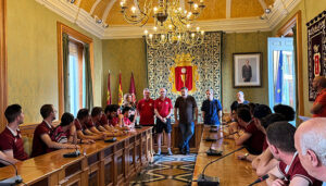 Recepción oficial en el Ayuntamiento de Cuenca para celebrar el ascenso a Segunda B del FS VivoCuenca