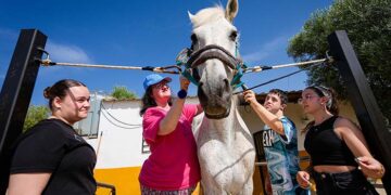 Terapia en plena naturaleza y entre caballos para usuarios del Servicio de Capacitación y Centro Ocupacional de amiab