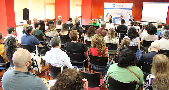 Un centenar de empresarios de Guadalajara se informan de la próxima entrada en vigor del nuevo proceso de facturación 1 Un centenar de empresarios de Guadalajara se informan de la próxima entrada en vigor del nuevo proceso de facturación