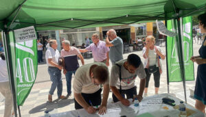 Unas 500 personas firman en Cuenca su apoyo a la petición de precios justos para el cereal
