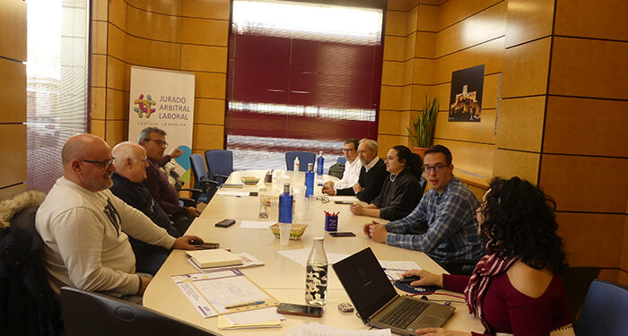 Unas 750 personas se van a beneficiar del nuevo convenio colectivo de industrias expendedoras y fabricantes de pan de la provincia de Cuenca 1 Unas 750 personas se van a beneficiar del nuevo convenio colectivo de industrias expendedoras y fabricantes de pan de la provincia de Cuenca