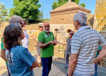 La Junta atiende la llamada de los vecinos del entorno del Puente Árabe y reitera su compromiso con la conservación y mejora del monumento