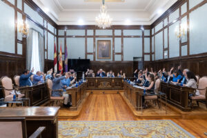 Votacion pleno convenio arreglo colegios 13 6 25