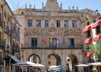 Dolz incide en la reducción de la deuda del Ayuntamiento en un 53 por ciento desde que comenzó a gobernar