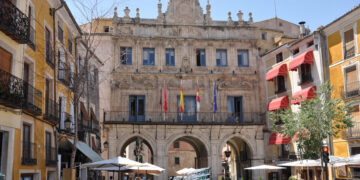Dolz incide en la reducción de la deuda del Ayuntamiento en un 53 por ciento desde que comenzó a gobernar