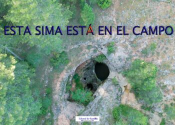 Vídeo 4K. Esta sima está en el campo. Te la enseñamos