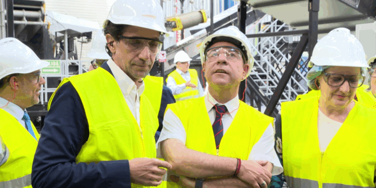 García-Page anuncia 13 millones de euros para “movilizar 100.000 ayudas en becas para libros y comedores escolares” el próximo curso 1 vlcsnap 00100