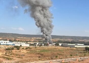 Atendidas dos personas por el incendio de Azuqueca de Henares