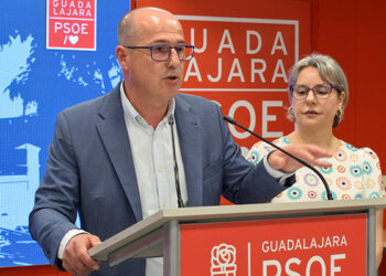 Alberto Rojo asegura que Guarinos “ya no tiene excusas para bajar el IBI en 2026”, ahora que va a percibir casi 24 millones del Estado 8 Alberto Rojo asegura que Guarinos “ya no tiene excusas para bajar el IBI en 2026”, ahora que va a percibir casi 24 millones del EstadoAlberto Rojo asegura que Guarinos “ya no tiene excusas para bajar el IBI en 2026”, ahora que va a percibir casi 24 millones del Estado