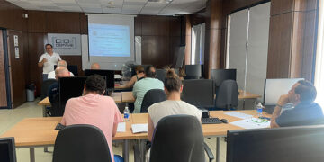 Buena participación de los empresarios de Tarancón y comarca en la jornada sobre reducción de jornada