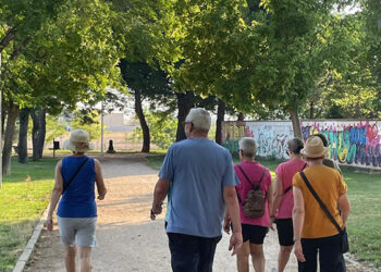 Comienza en Cabanillas la iniciativa de los “paseos saludables para mayores”