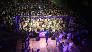 Divertida noche de furor en la Plaza del Pueblo de Cabanillas con Alonso Caparrós 2 Divertida noche de furor en la Plaza del Pueblo de Cabanillas con Alonso Caparrós